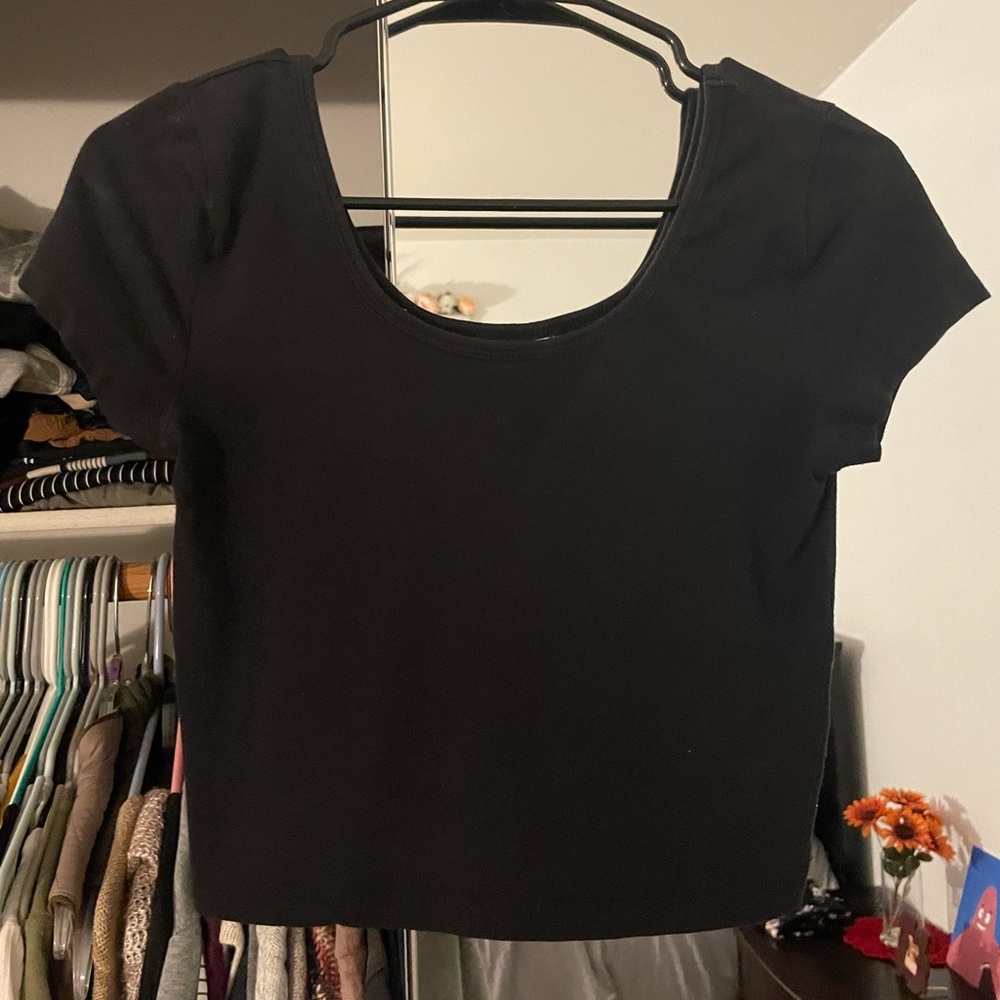 Forever 21 Black Crop top - Medium